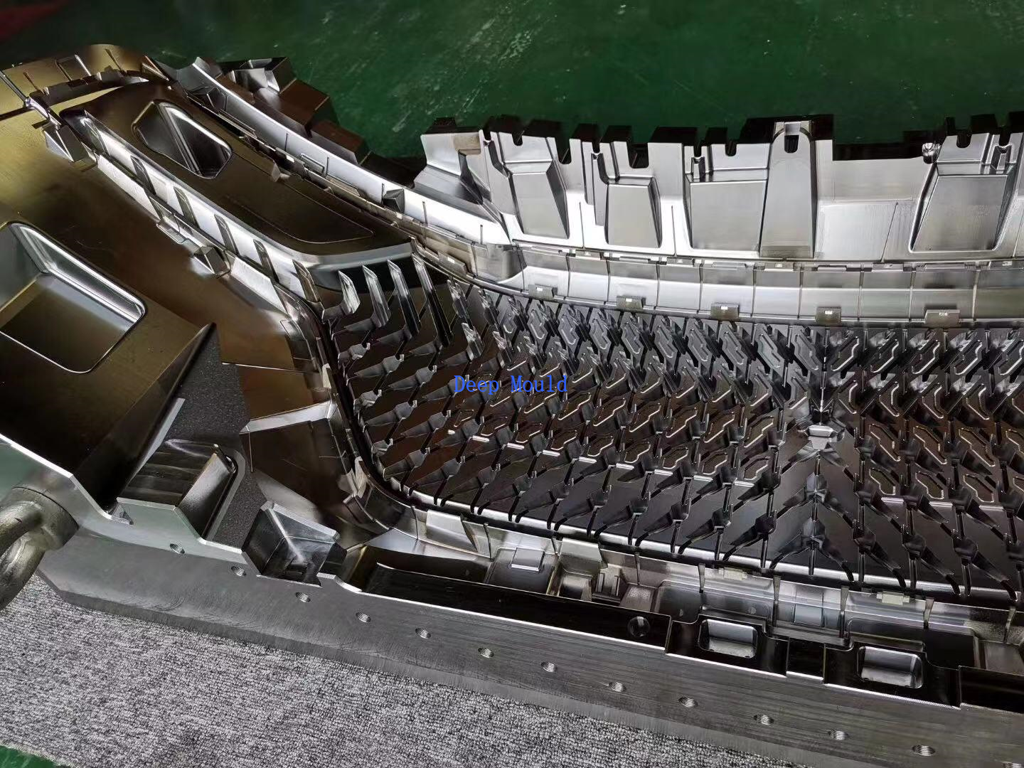 Car grille plastic mold tooling 4